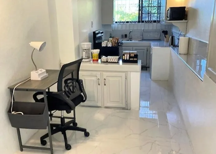 Serene Getaway-newly Renovated Spacious 2 Bedrooms 2 Baths Apartment