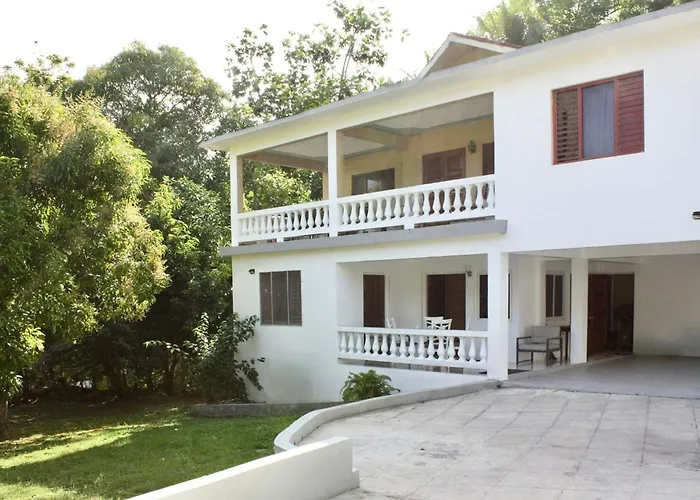 Serene Getaway-newly Renovated Spacious 2 Bedrooms 2 Baths *