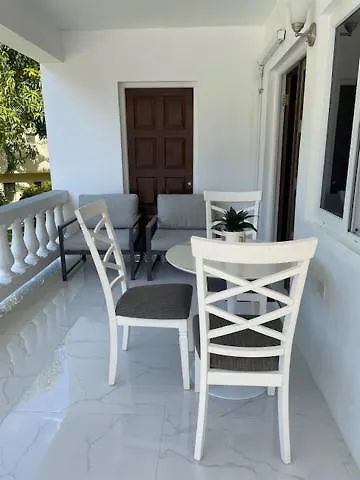 Serene Getaway-newly Renovated Spacious 2 Bedrooms 2 Baths * Montego Bay